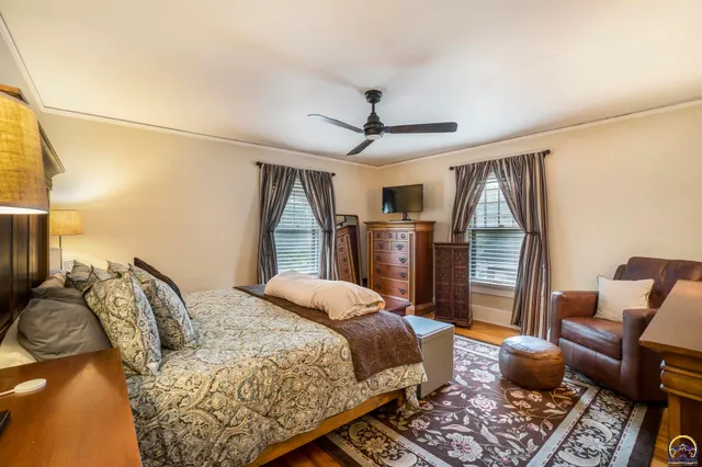 $254,900 | 1327 Southwest College Avenue, Topeka, KS 66604