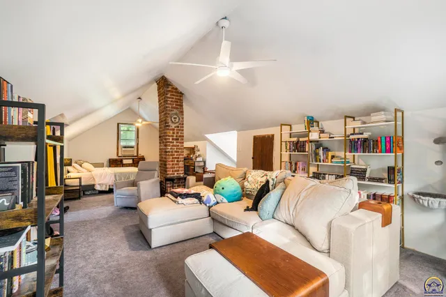 $254,900 | 1327 Southwest College Avenue, Topeka, KS 66604