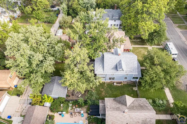 $254,900 | 1327 Southwest College Avenue, Topeka, KS 66604