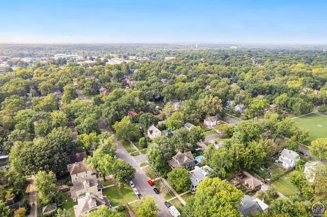 $254,900 | 1327 Southwest College Avenue, Topeka, KS 66604