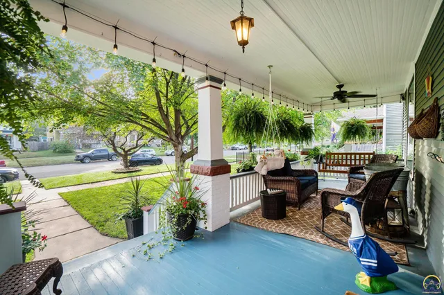 $254,900 | 1327 Southwest College Avenue, Topeka, KS 66604