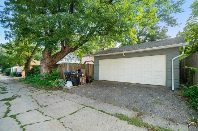 $254,900 | 1327 Southwest College Avenue, Topeka, KS 66604