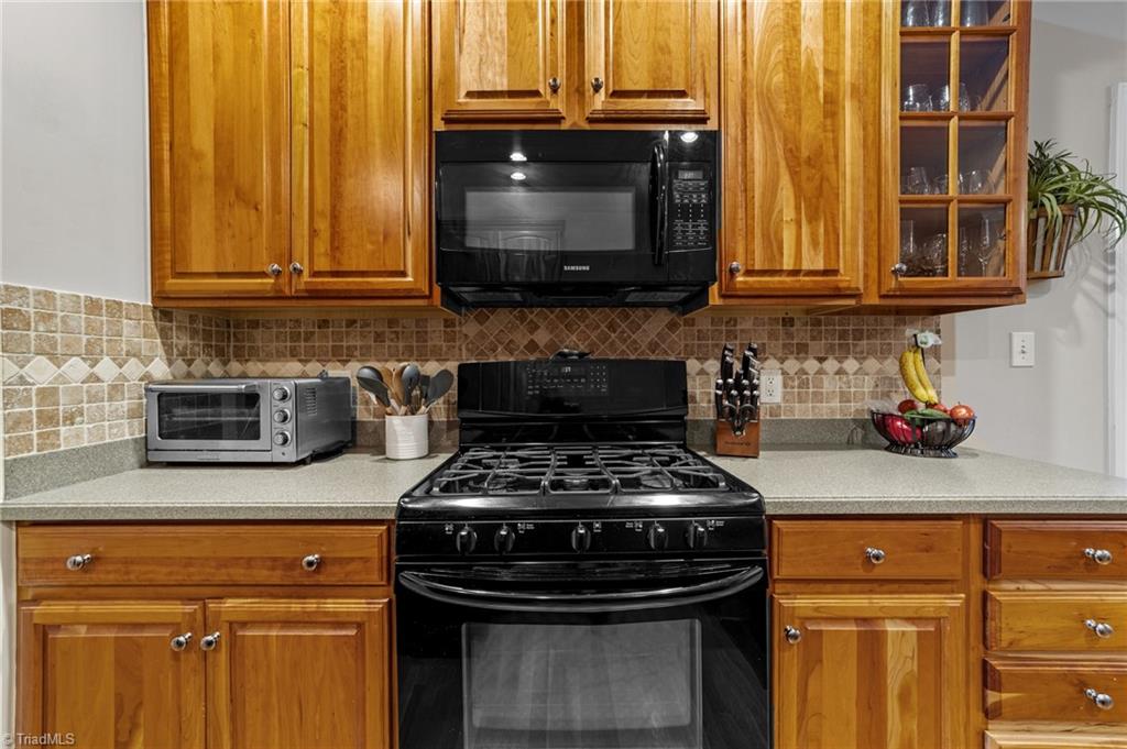 7074 Lanier Road Summerfield, NC 27358 - Photo 12 of 37