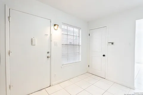 $179,500 | 8058 Broadway, Unit 142R, San Antonio, TX 78209