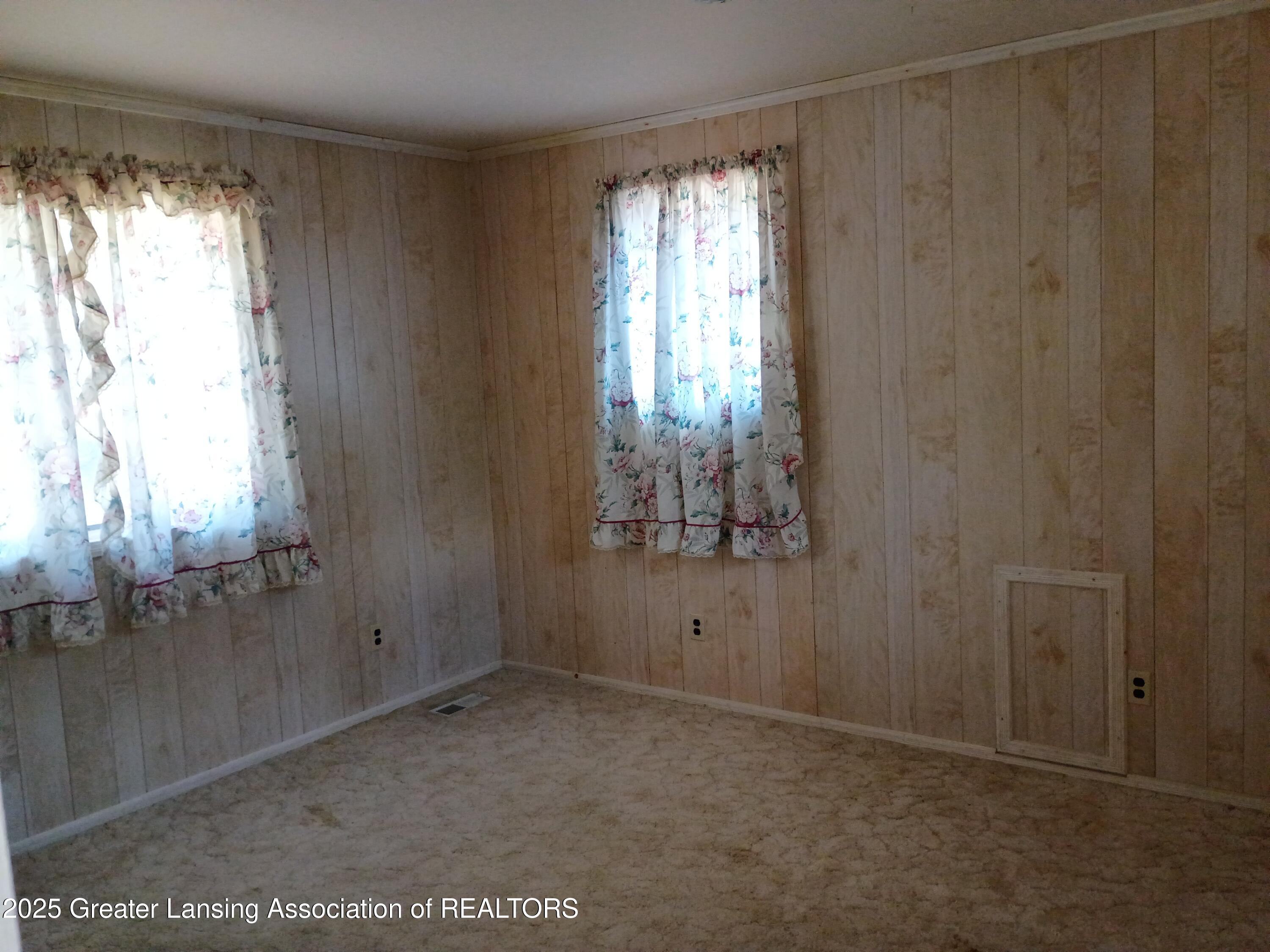 601 South Cochran Road Charlotte, MI 48813 - Photo 21 of 27 IMG_20250915_131455079