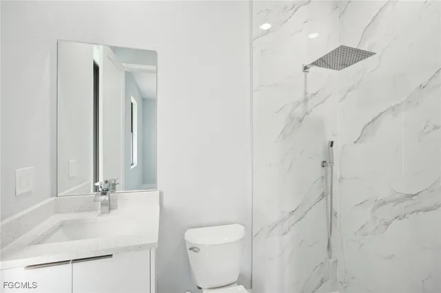 $2,500 | 872 Spaulding Street East, Lehigh Acres, FL 33974