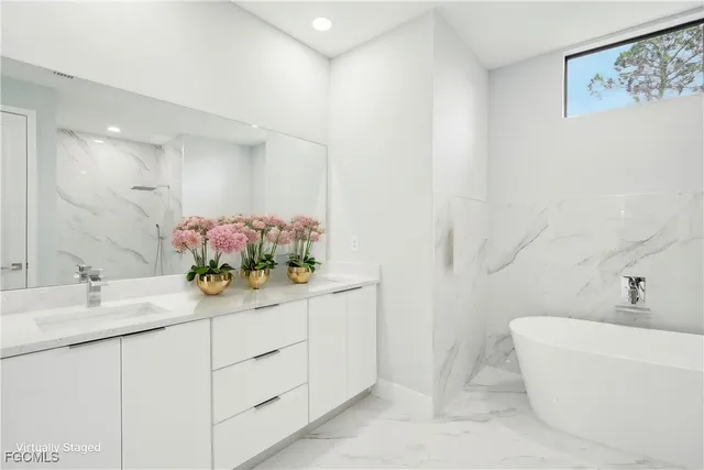 $2,500 | 872 Spaulding Street East, Lehigh Acres, FL 33974