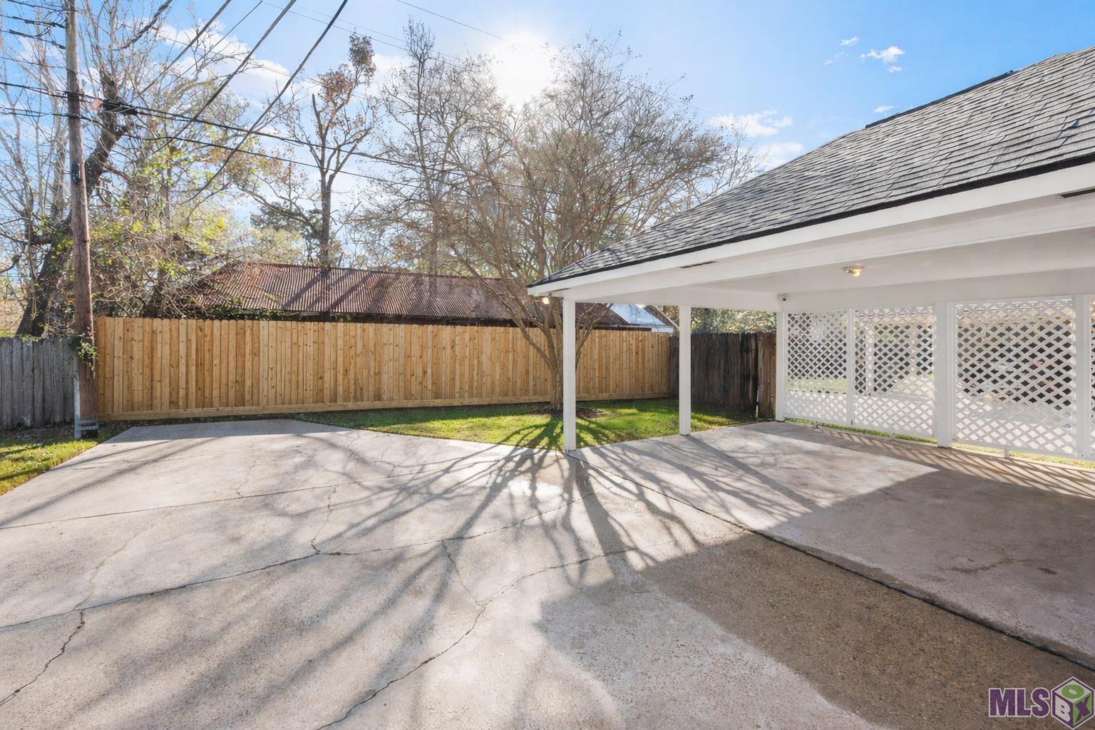 15152 Mary Elizabeth Drive Baton Rouge, LA 70816 - Photo 13 of 16