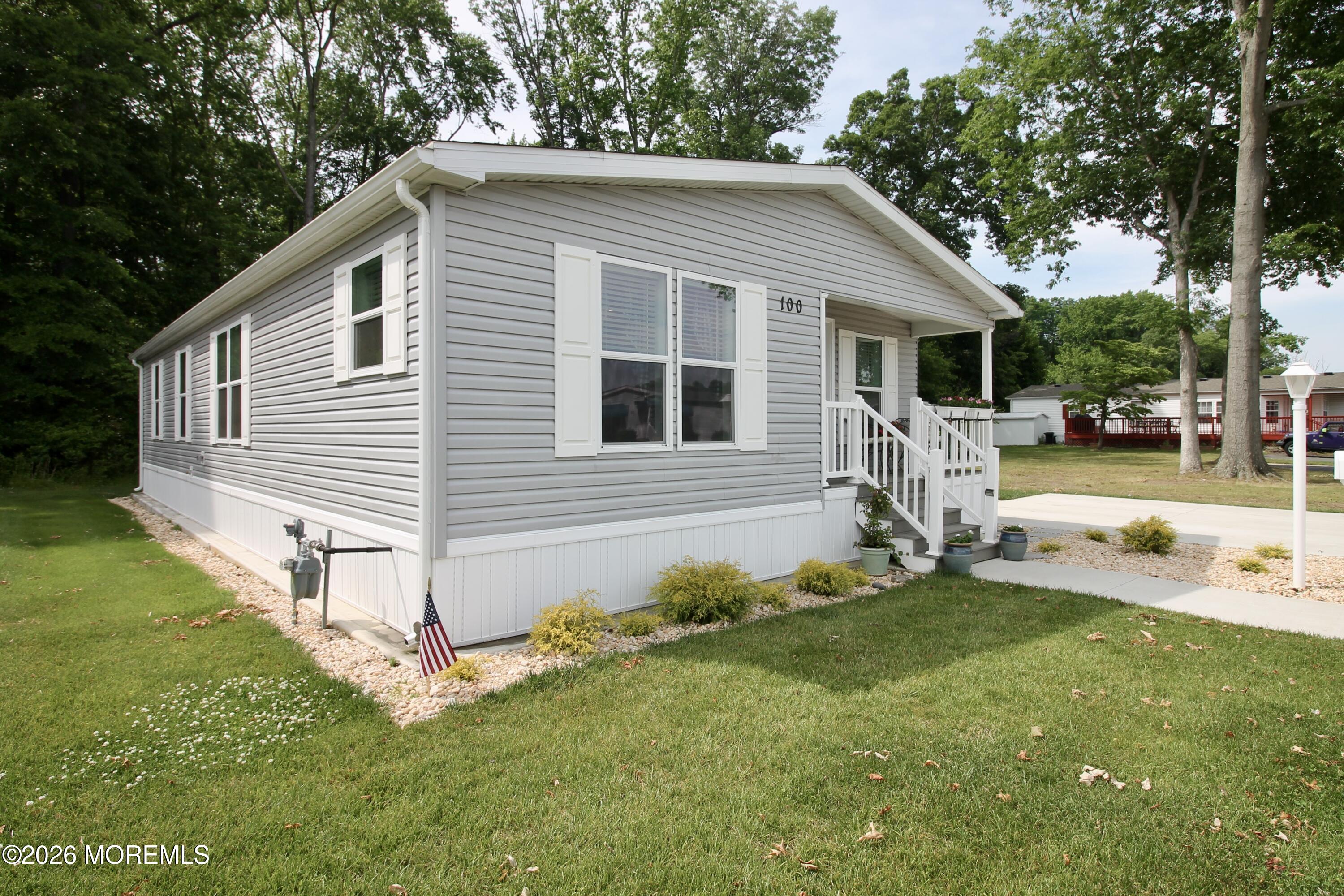 100 Woody Road Freehold, NJ 07728 - Photo 4 of 50 IMG_7840