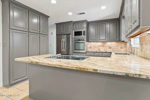 $434,500 | 279 Rocky Hill Road, Camden, MS 39045