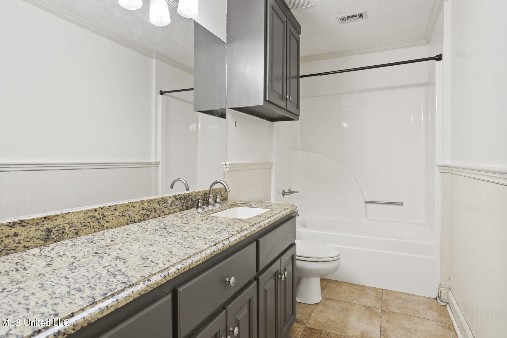 279 Rocky Hill Road Camden, MS 39045 - Photo 27 of 72 Full Bath Downstairs