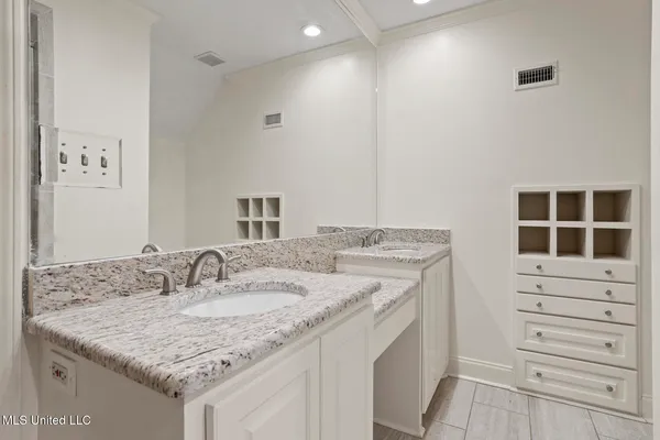 $434,500 | 279 Rocky Hill Road, Camden, MS 39045