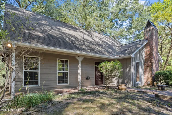 $434,500 | 279 Rocky Hill Road, Camden, MS 39045