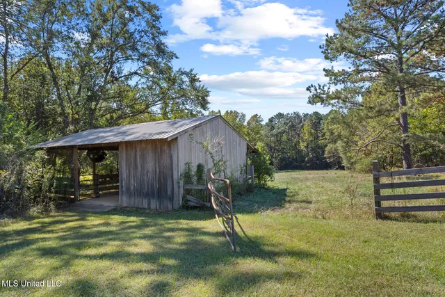 $439,000 | 279 Rocky Hill Road, Pickens, MS 39146
