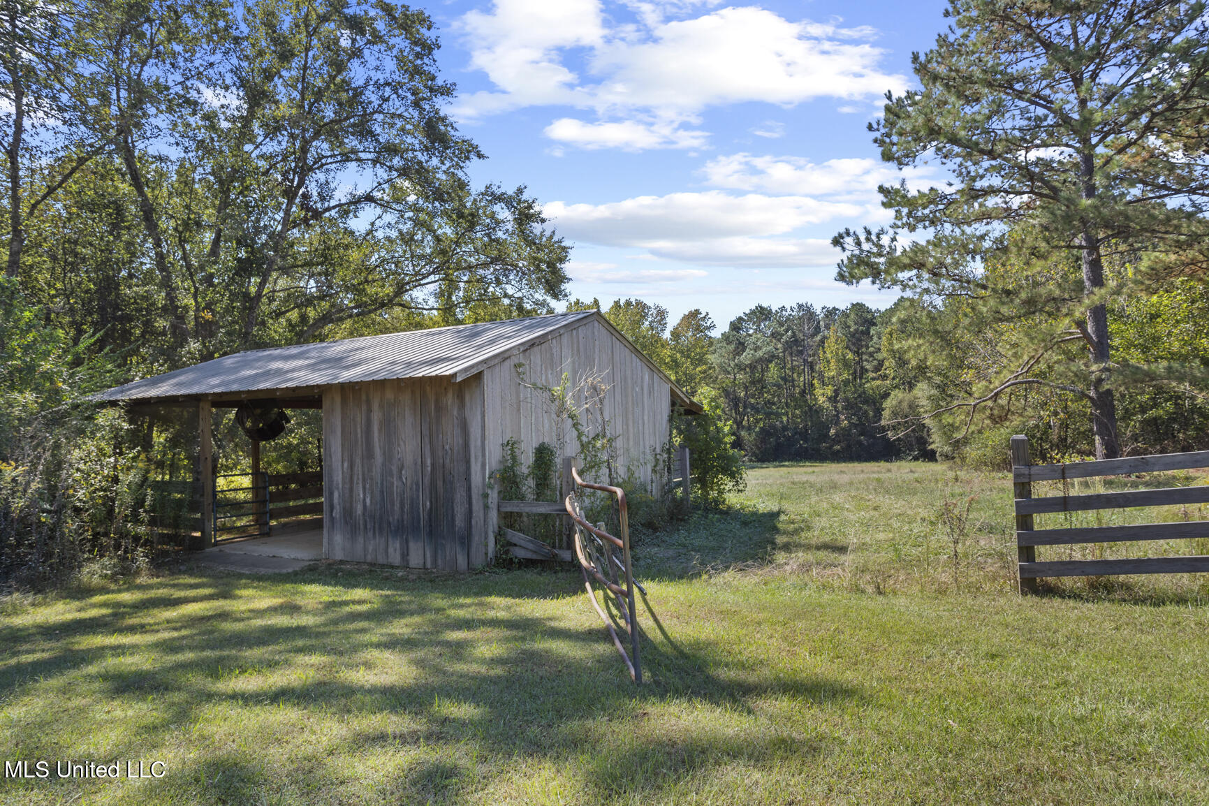 279 Rocky Hill Road Camden, MS 39045 - Photo 37 of 72 279 Rocky Hill Rd-36