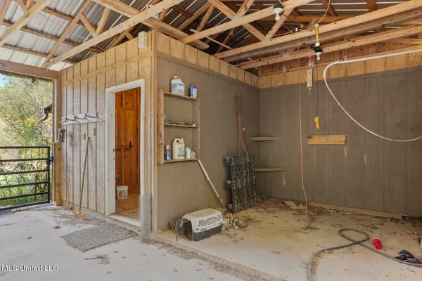 $434,500 | 279 Rocky Hill Road, Camden, MS 39045