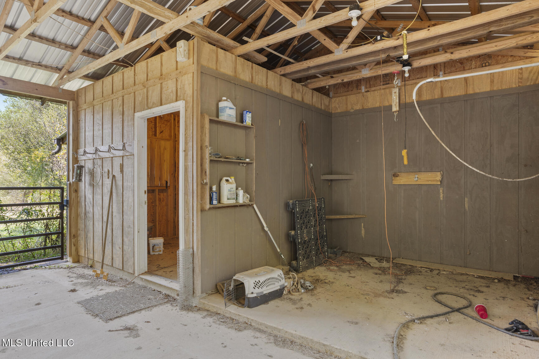 279 Rocky Hill Road Camden, MS 39045 - Photo 39 of 72 279 Rocky Hill Rd-38