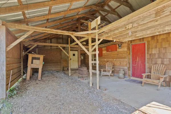 $434,500 | 279 Rocky Hill Road, Camden, MS 39045