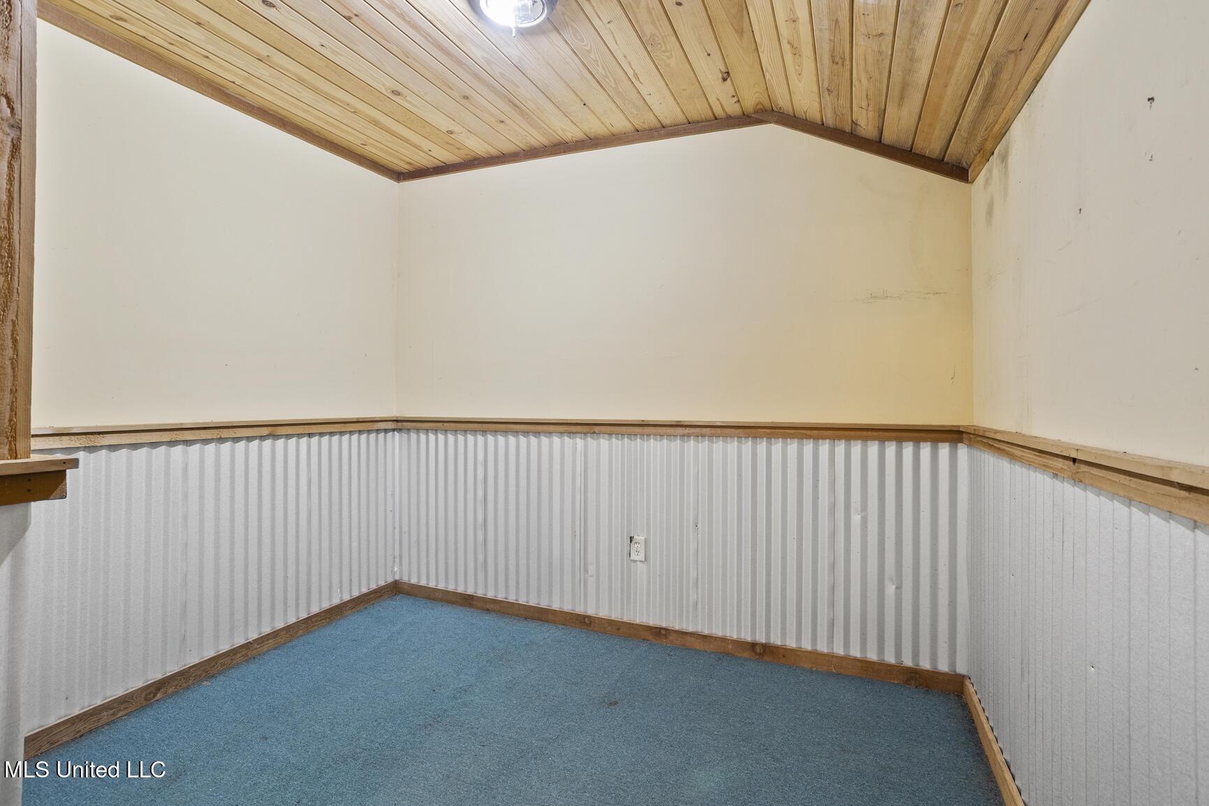 279 Rocky Hill Road Camden, MS 39045 - Photo 50 of 72 Bunk House