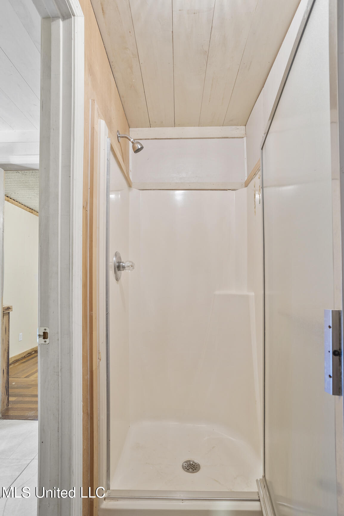 279 Rocky Hill Road Camden, MS 39045 - Photo 52 of 72 Bunk House Bathroom