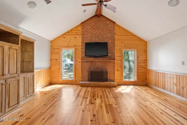 $434,500 | 279 Rocky Hill Road, Camden, MS 39045