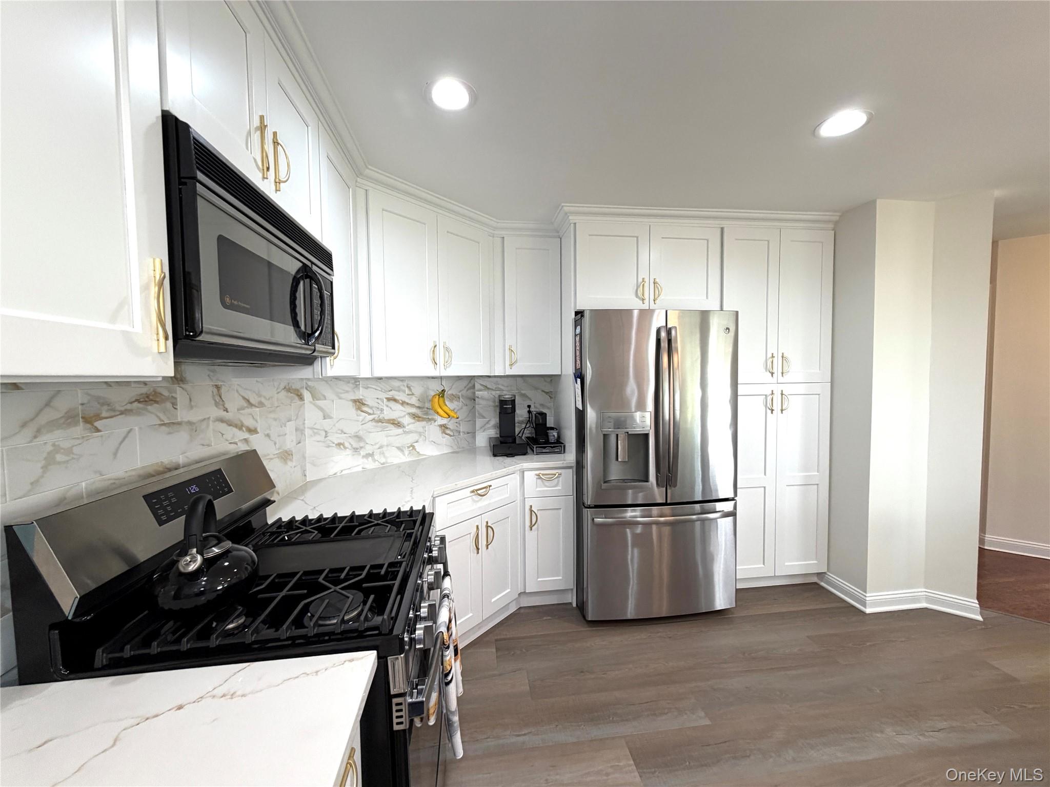 121 Winding Ridge Road White Plains, NY 10603 - Photo 8 of 43