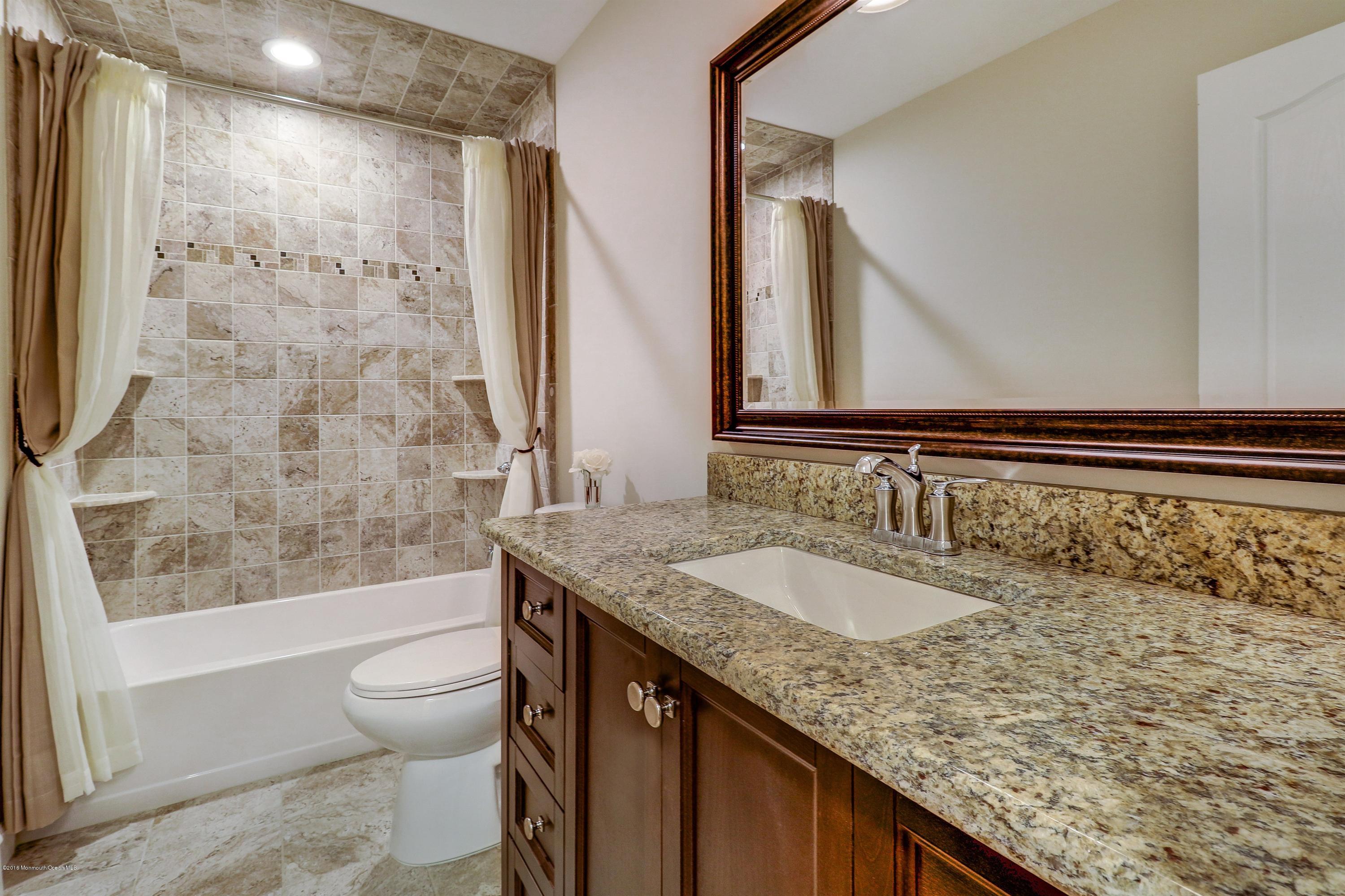859 Toms River Road Jackson, NJ 08527 - Photo 23 of 39 024_Bathroom