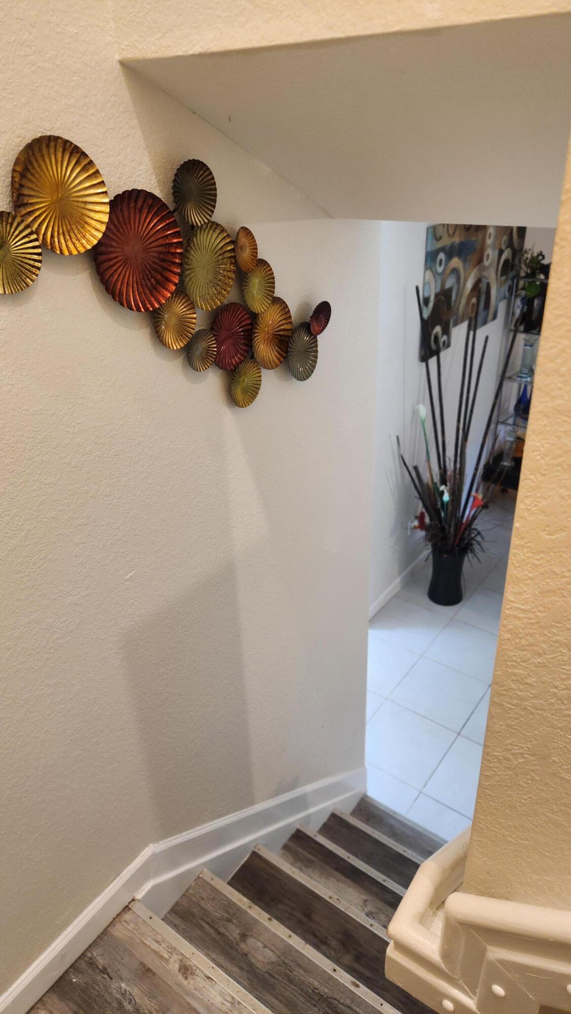 6002 Clydesdale Court Davie, FL 33314 - Photo 20 of 28 a view of flowerpot with window