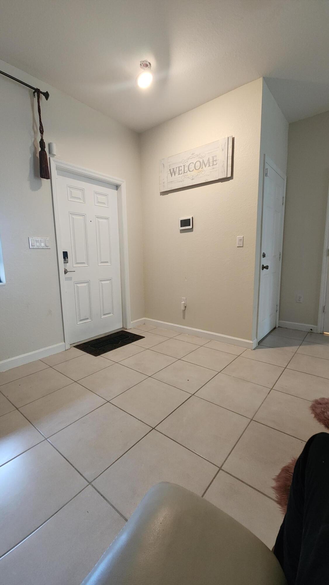 6002 Clydesdale Court Davie, FL 33314 - Photo 26 of 28 a view of a garage