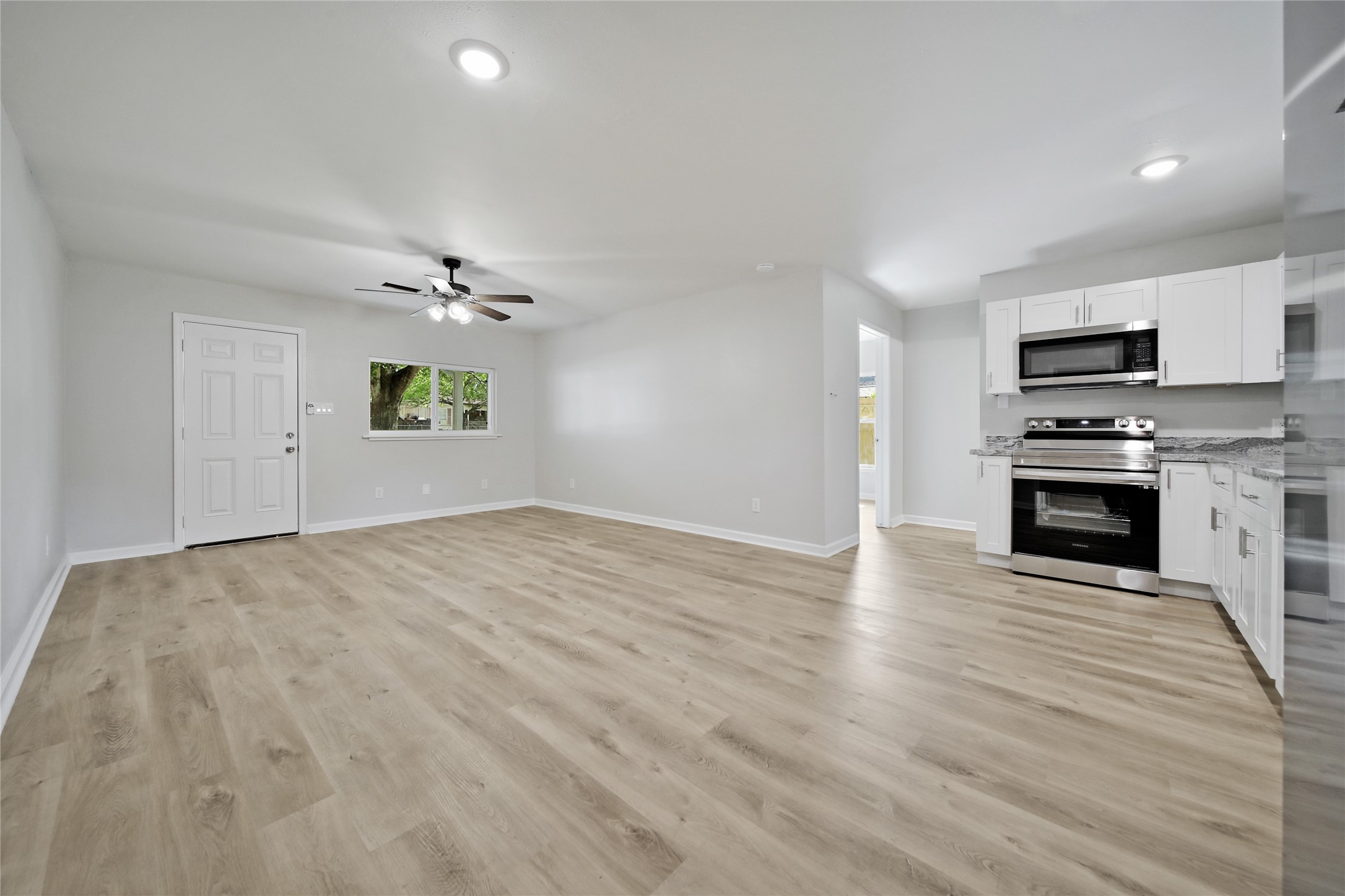 11712 White Cedar Street Willis, TX 77318 - Photo 6 of 24