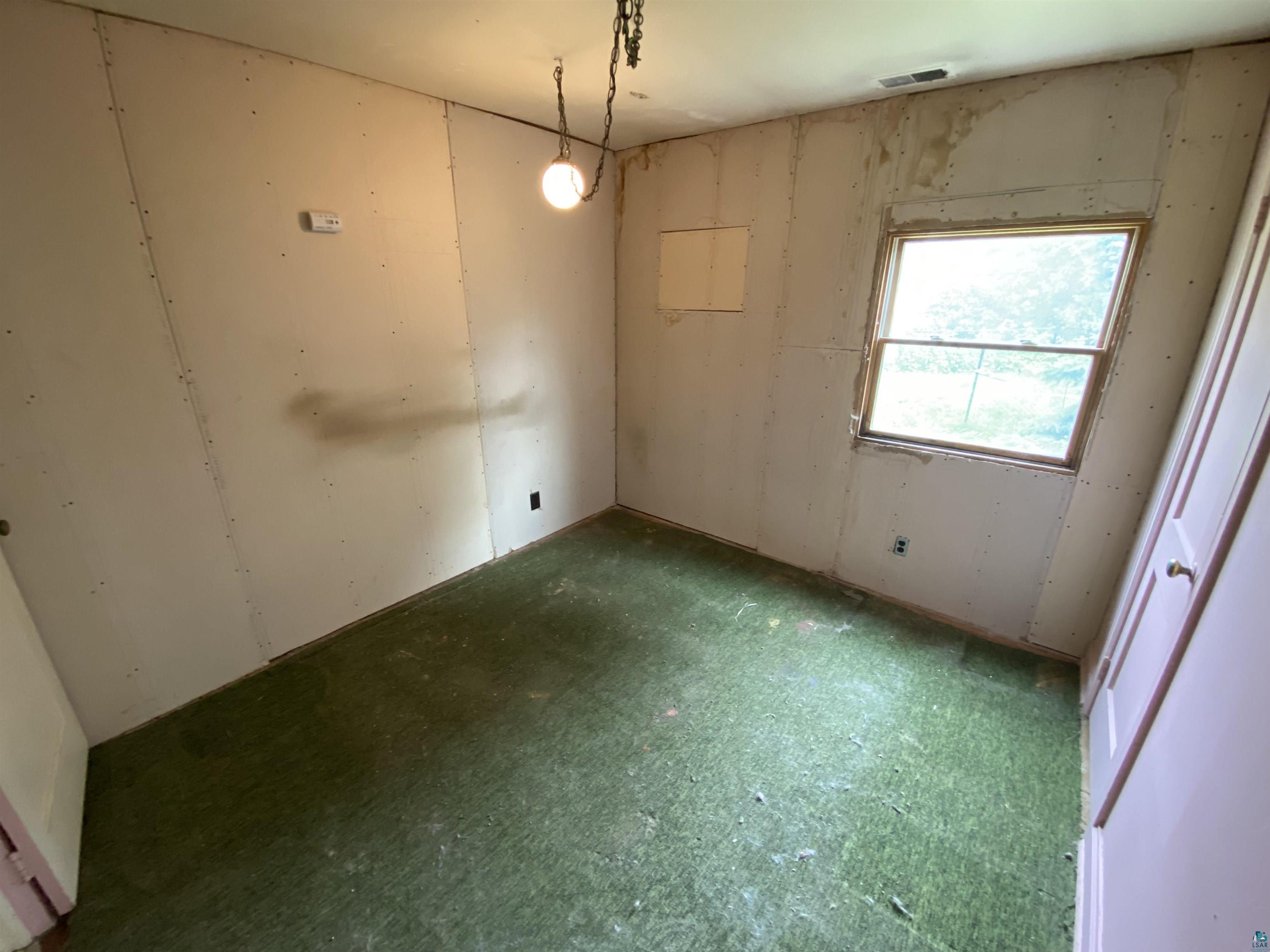 2305 Pershing Street Duluth, MN 55811 - Photo 6 of 17