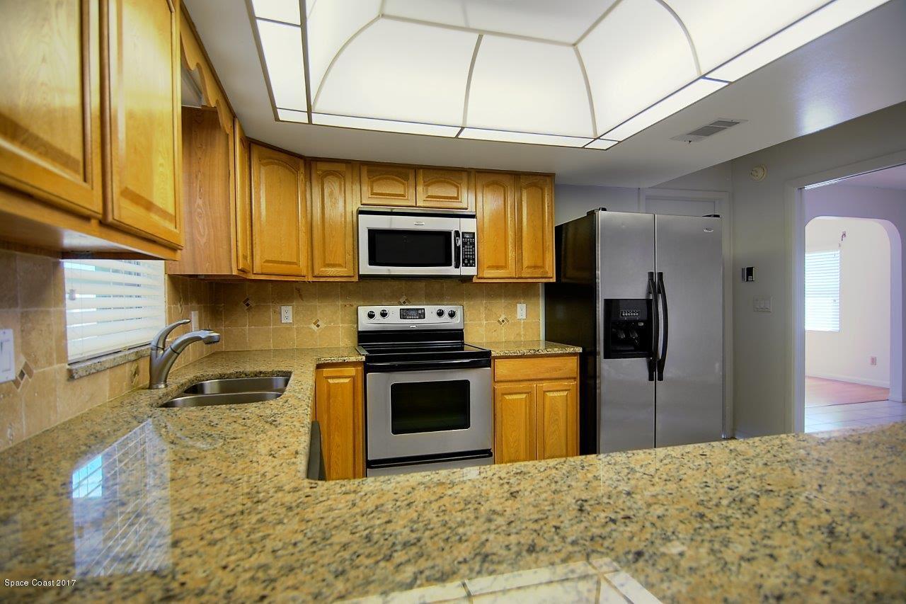 1970 Tallpine Road Melbourne, FL 32935 - Photo 5 of 14 Kitchen