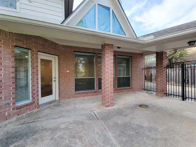 a view of a building entrance