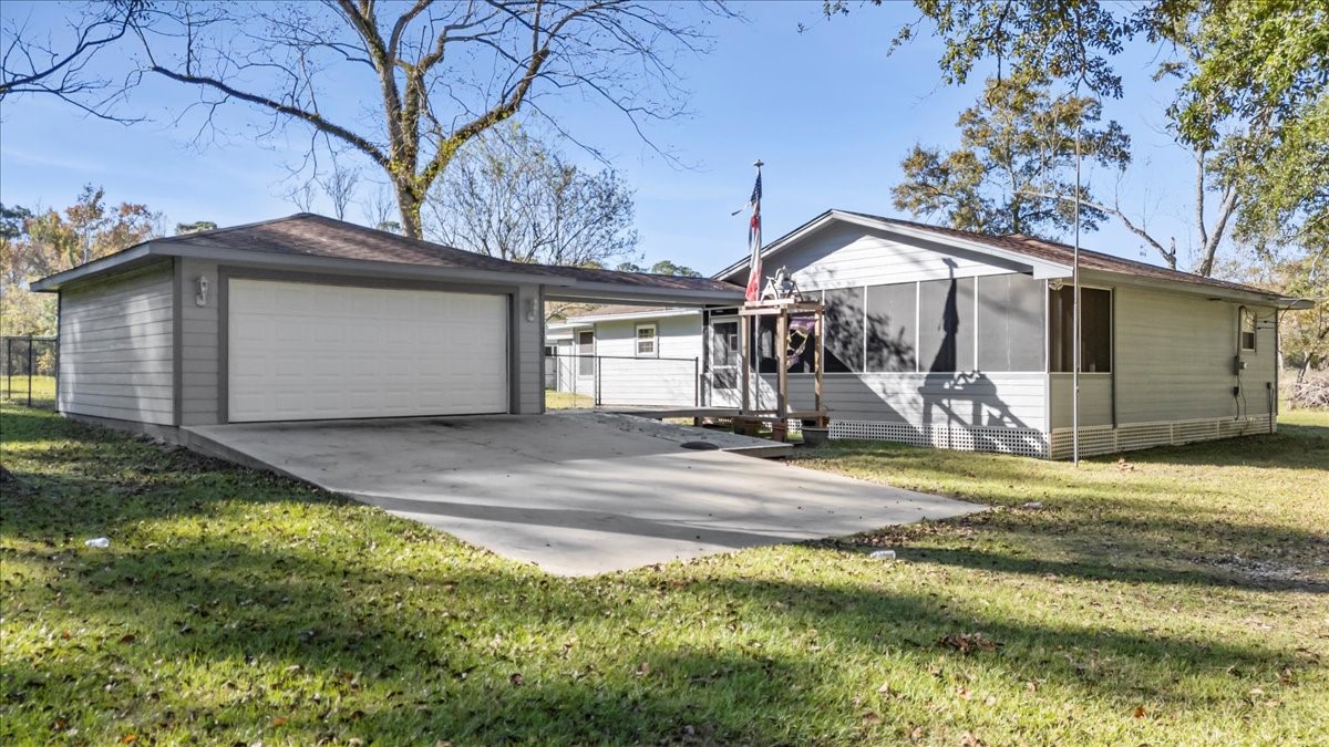 313 Roy Road Wallisville, TX 77597 - Photo 32 of 38