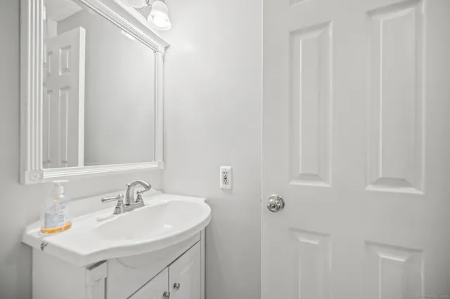 $2,700 | 45 Conestoga Way, Unit 45, Glastonbury, CT 06033