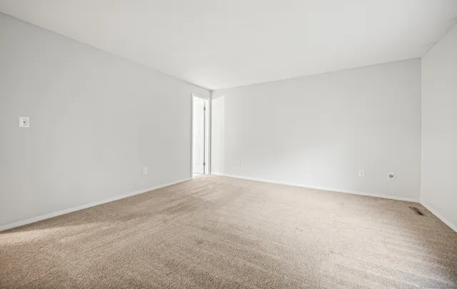 $2,700 | 45 Conestoga Way, Unit 45, Glastonbury, CT 06033