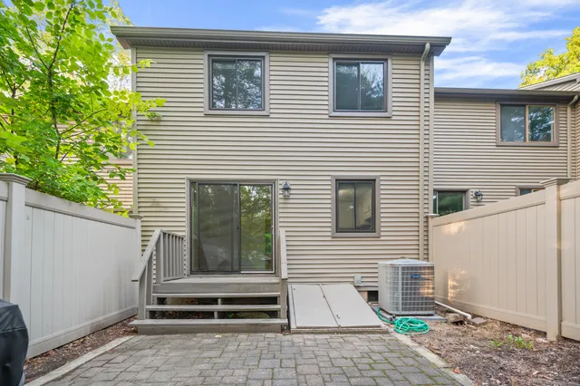 $2,700 | 45 Conestoga Way, Unit 45, Glastonbury, CT 06033