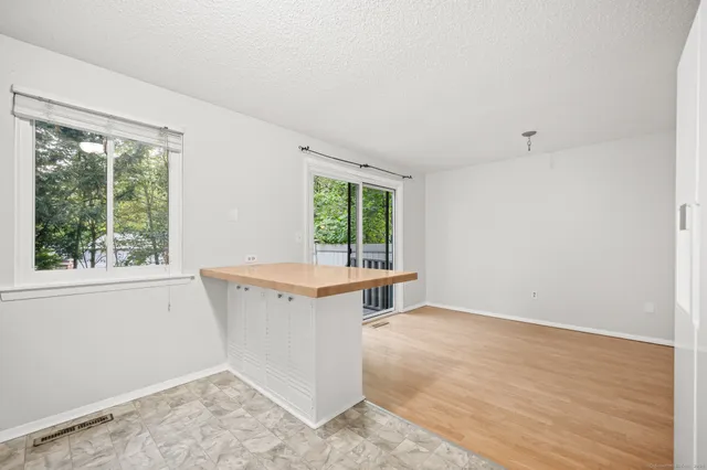 $2,700 | 45 Conestoga Way, Unit 45, Glastonbury, CT 06033