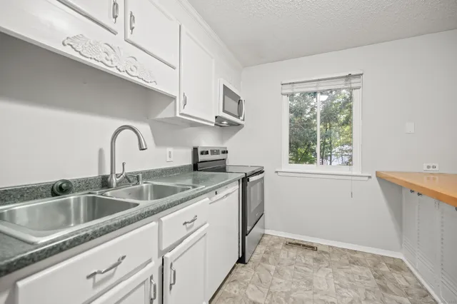 $2,700 | 45 Conestoga Way, Unit 45, Glastonbury, CT 06033