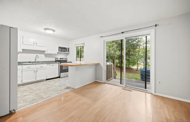 $2,700 | 45 Conestoga Way, Unit 45, Glastonbury, CT 06033