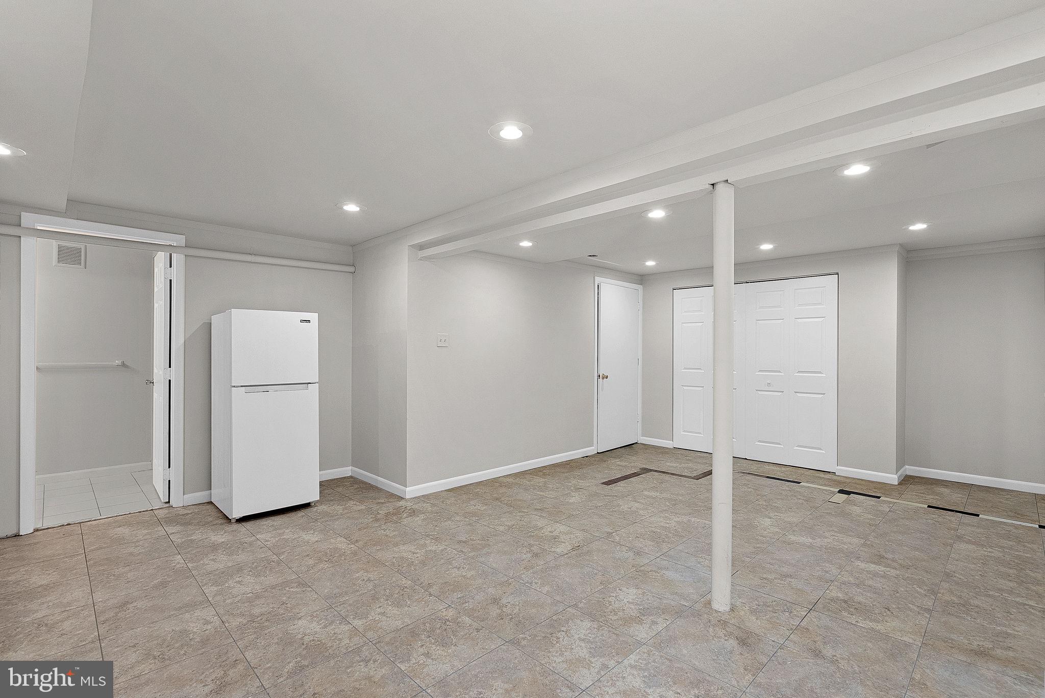 10021 Glenmere Road Fairfax, VA 22032 - Photo 30 of 45 a view of an empty room