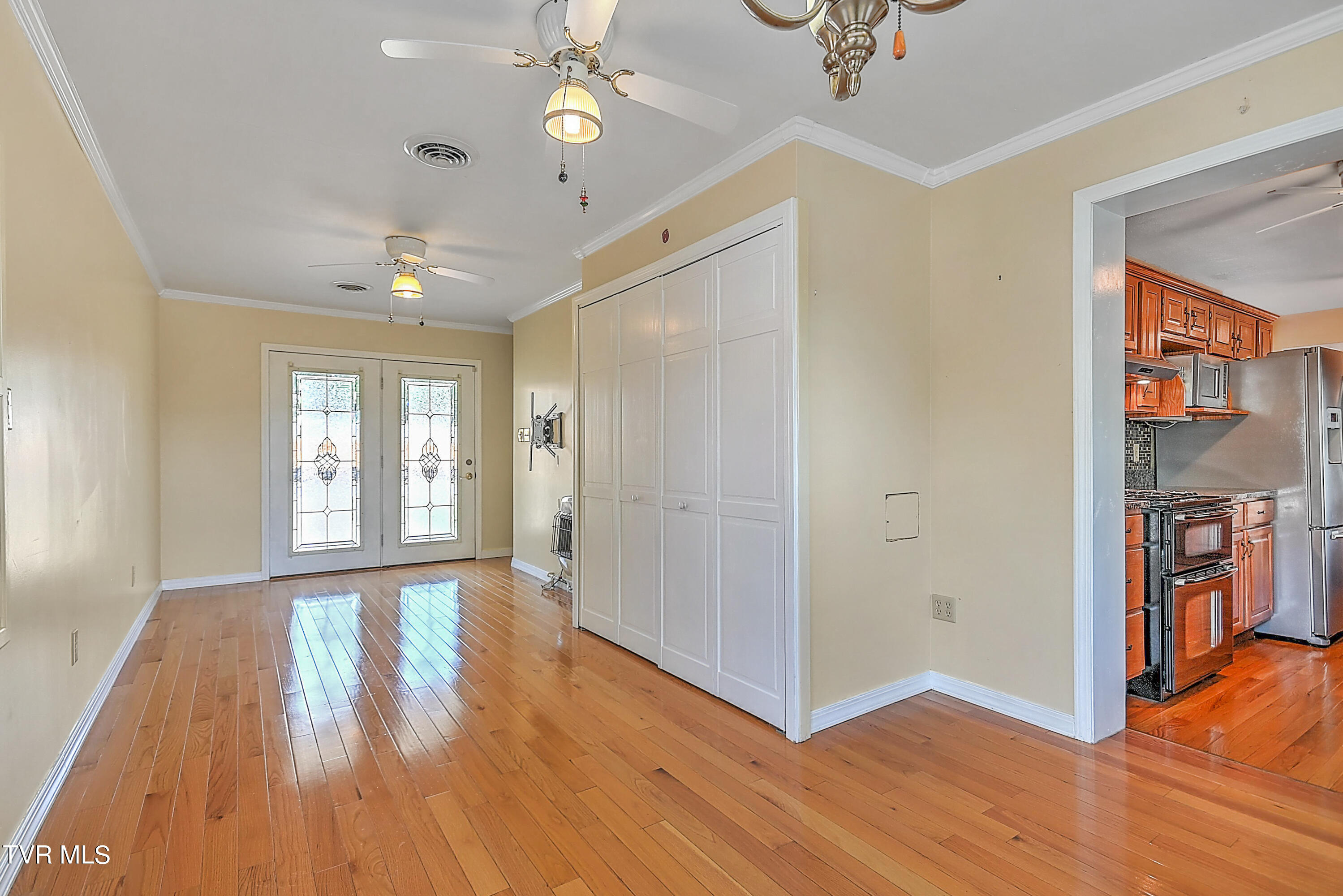 191 Grandview Road Bristol, VA 24201 - Photo 14 of 64 191 Grandview GDawg-18