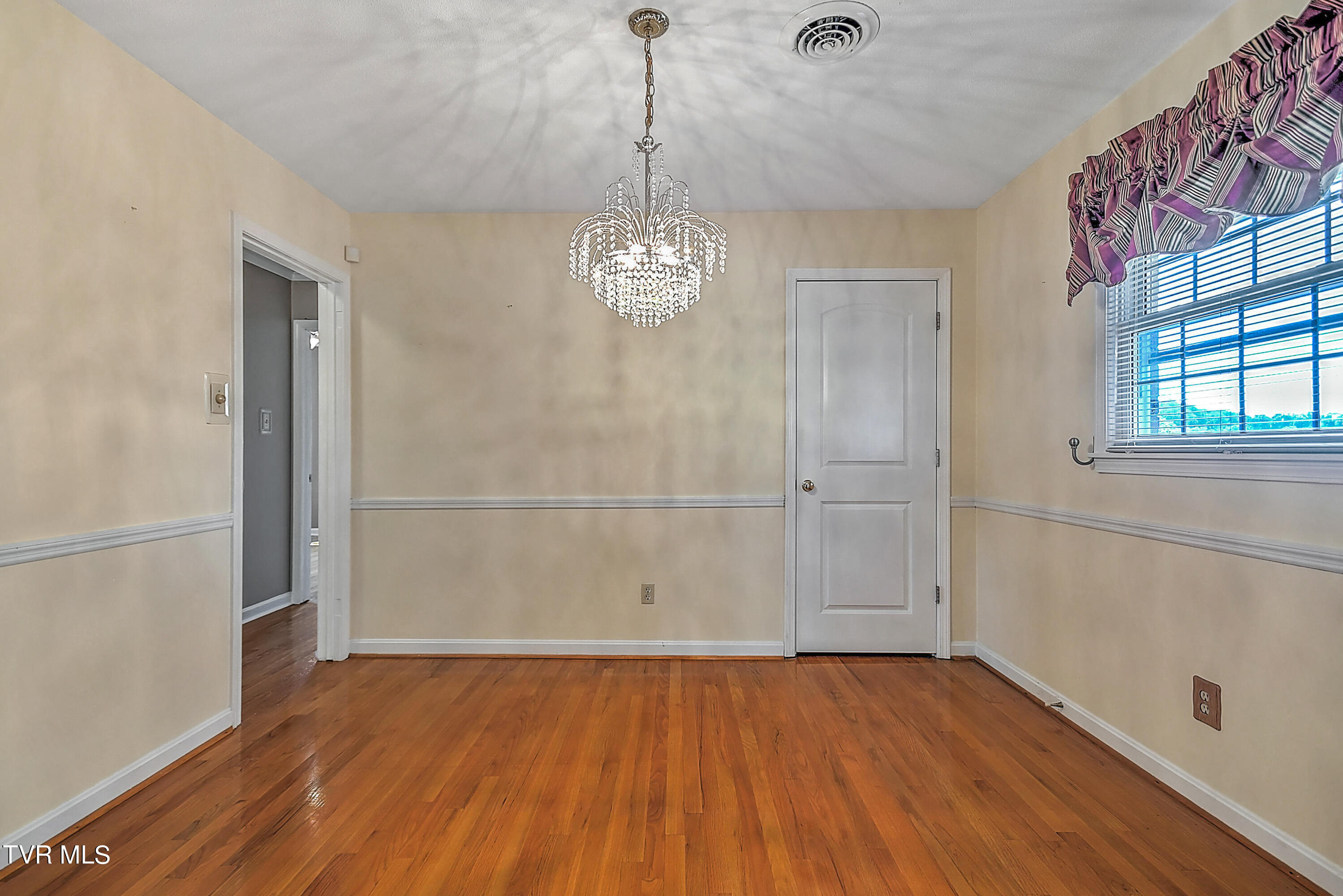 191 Grandview Road Bristol, VA 24201 - Photo 18 of 64 191 Grandview GDawg-21
