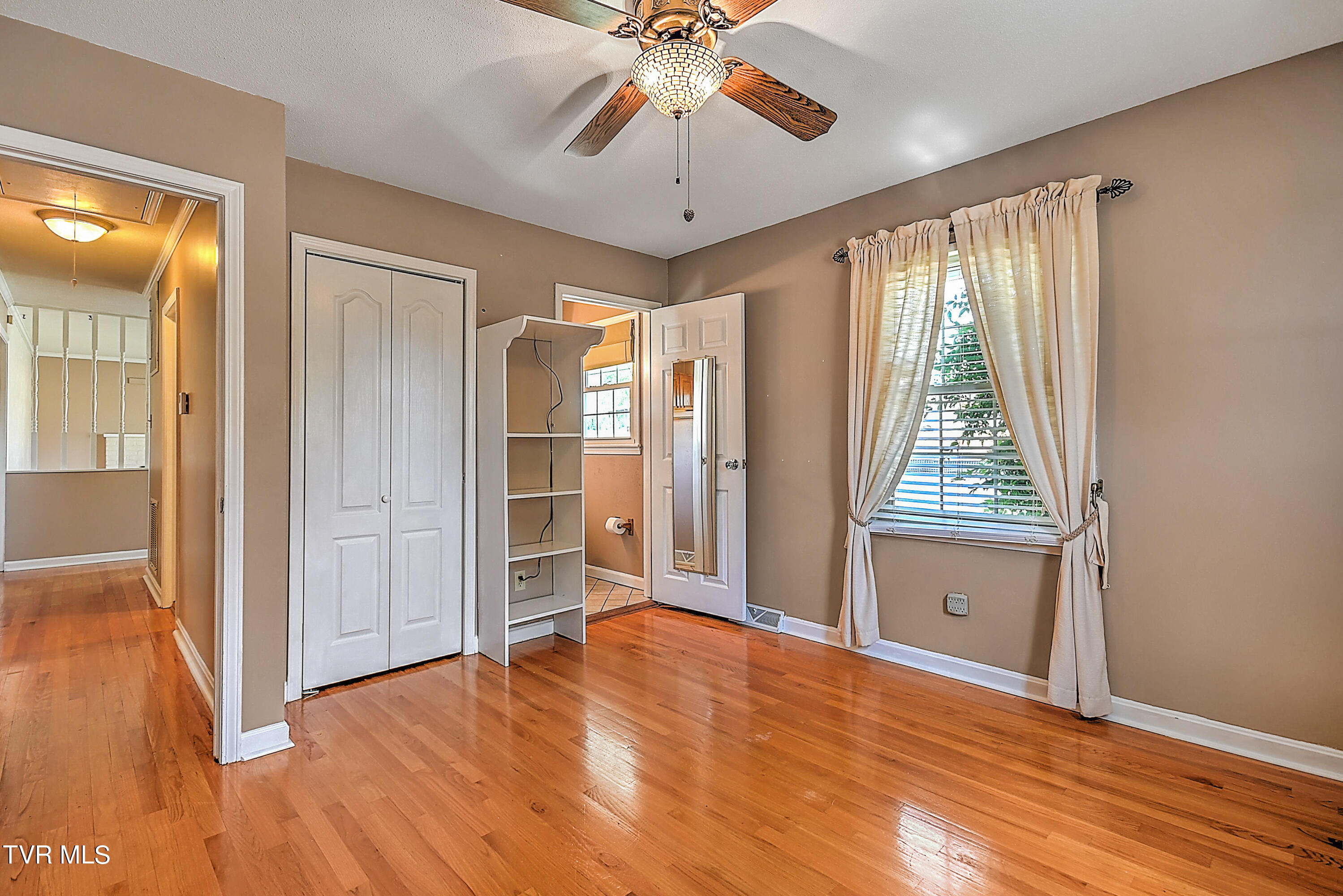 191 Grandview Road Bristol, VA 24201 - Photo 23 of 64 191 Grandview GDawg-29