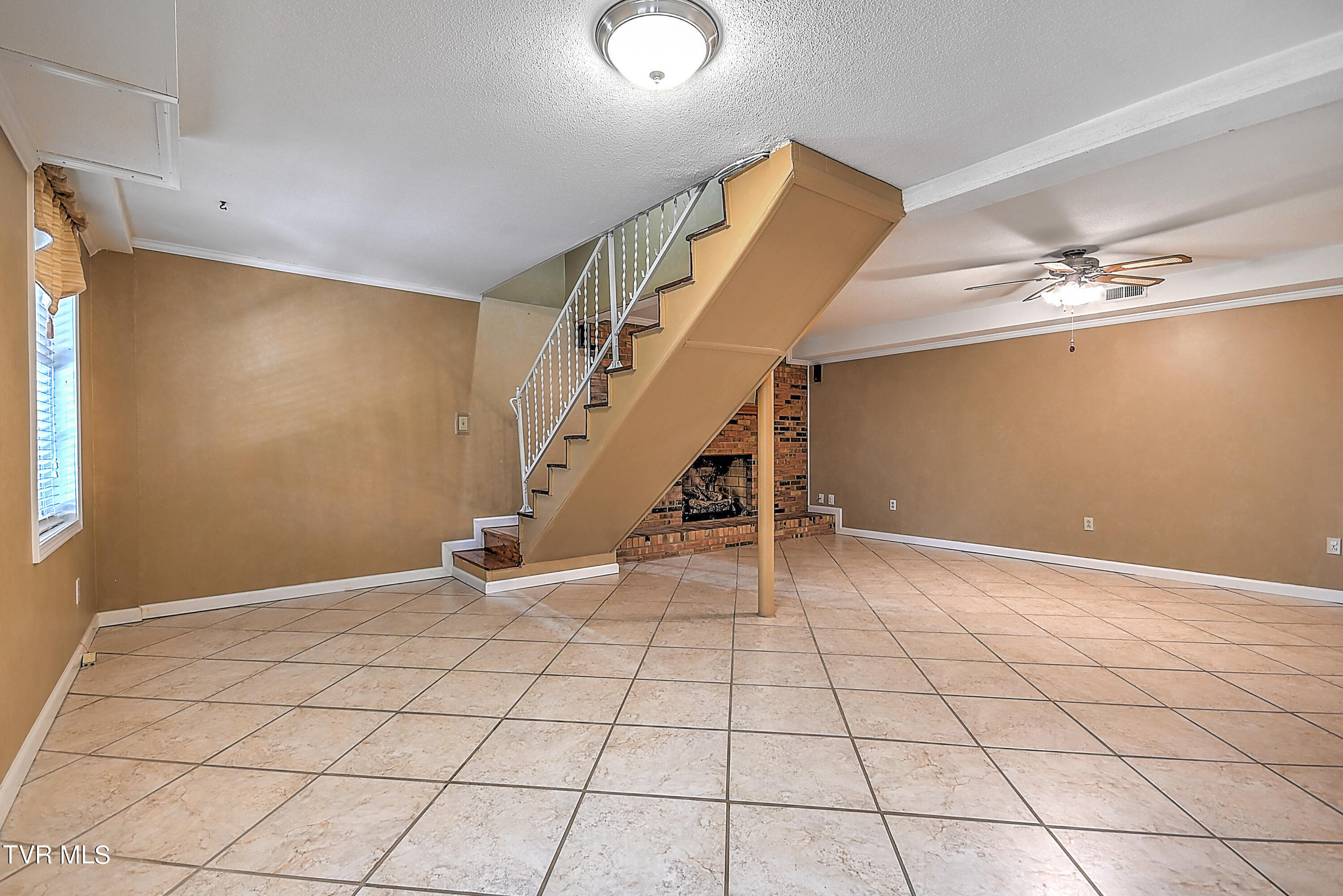 191 Grandview Road Bristol, VA 24201 - Photo 28 of 64 191 Grandview GDawg-35