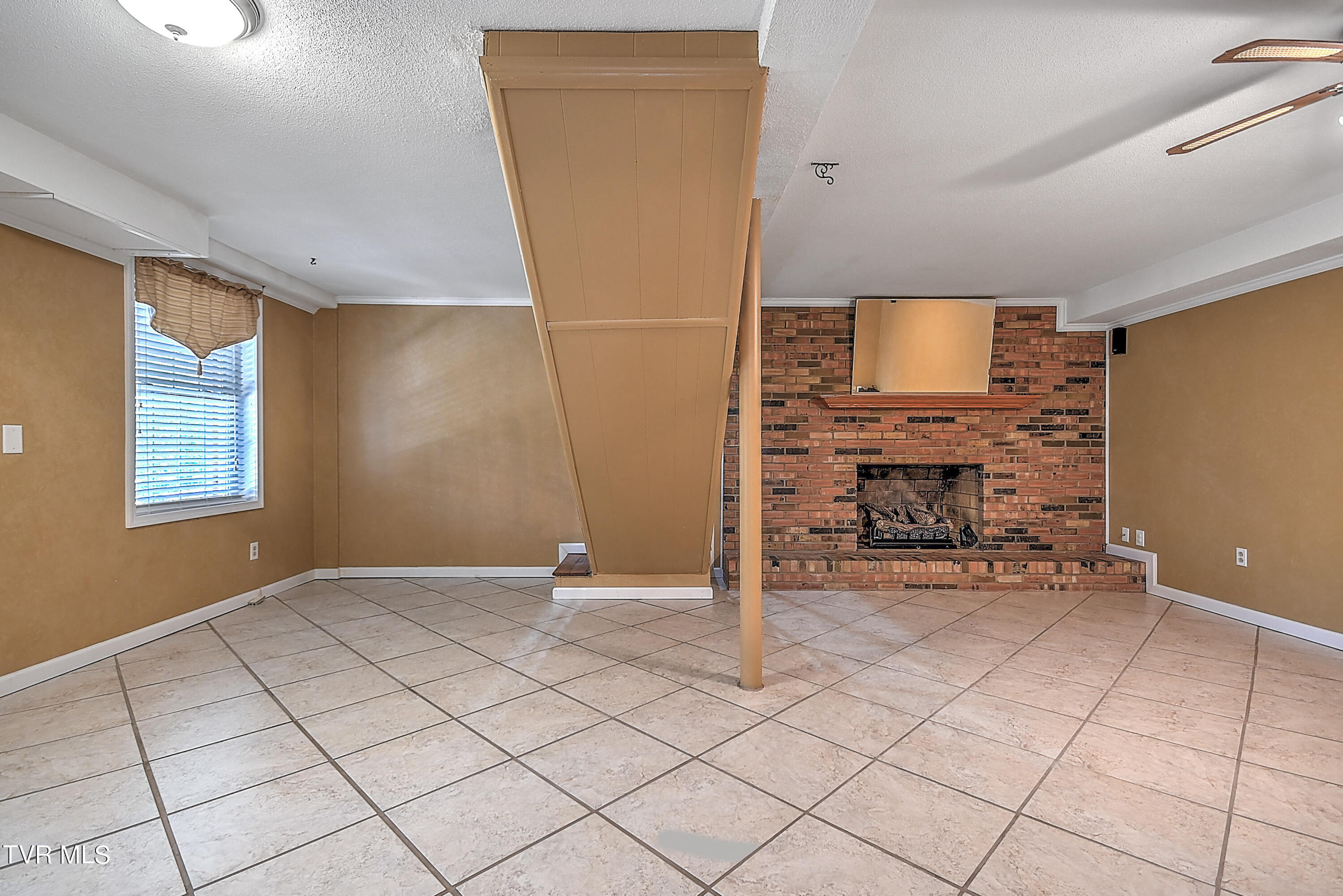 191 Grandview Road Bristol, VA 24201 - Photo 29 of 64 191 Grandview GDawg-36