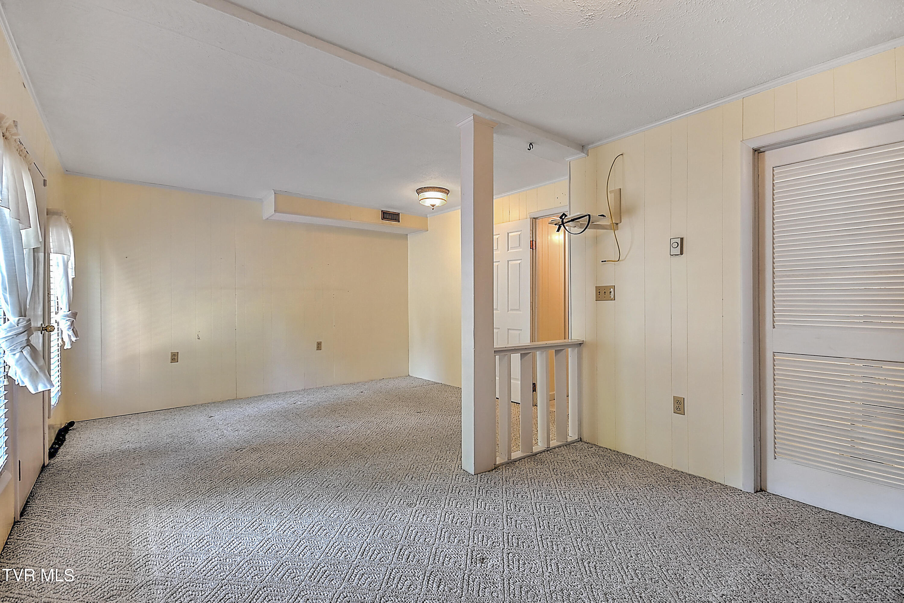 191 Grandview Road Bristol, VA 24201 - Photo 35 of 64 191 Grandview GDawg-43