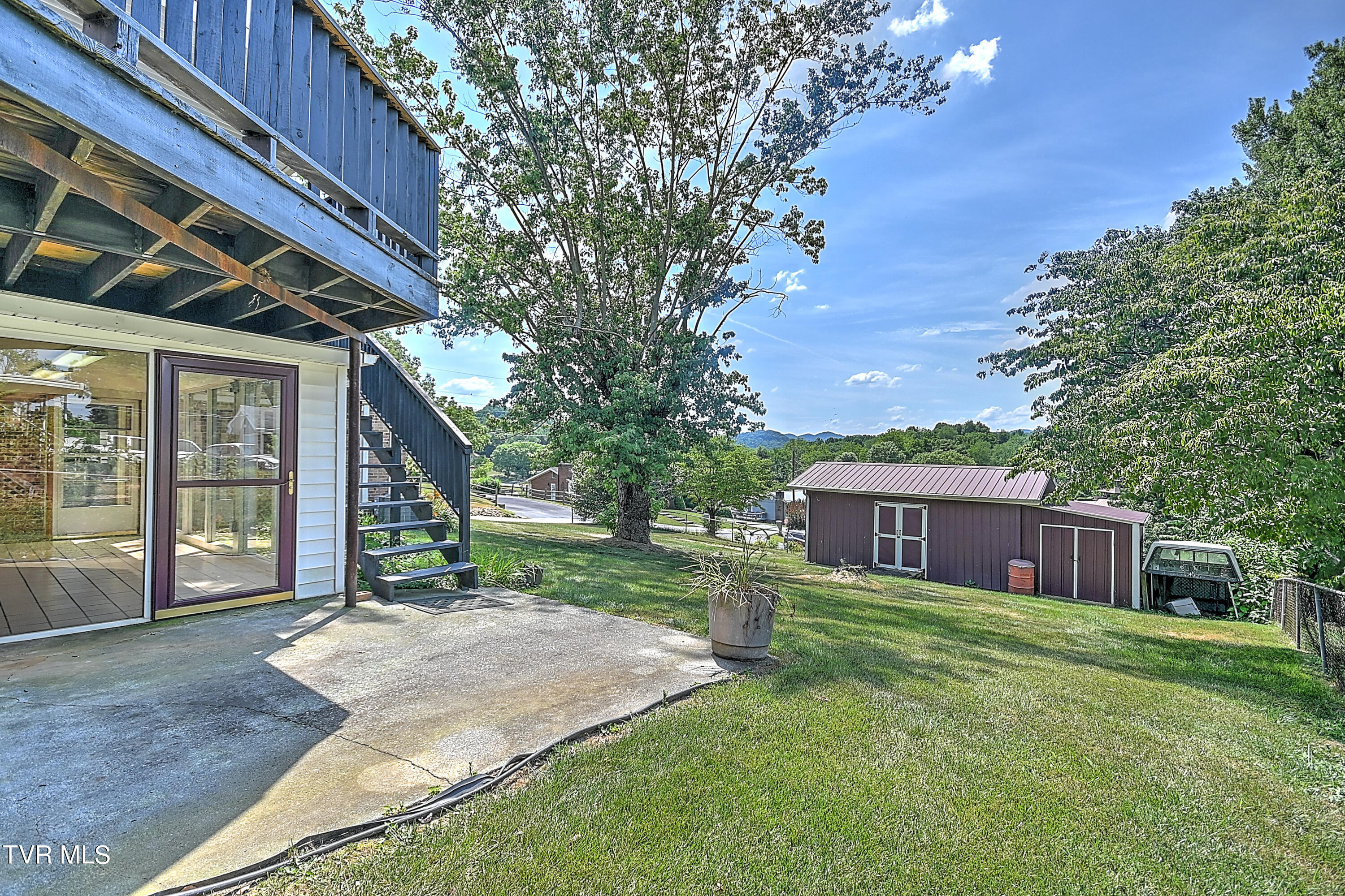 191 Grandview Road Bristol, VA 24201 - Photo 38 of 64 191 Grandview GDawg-50