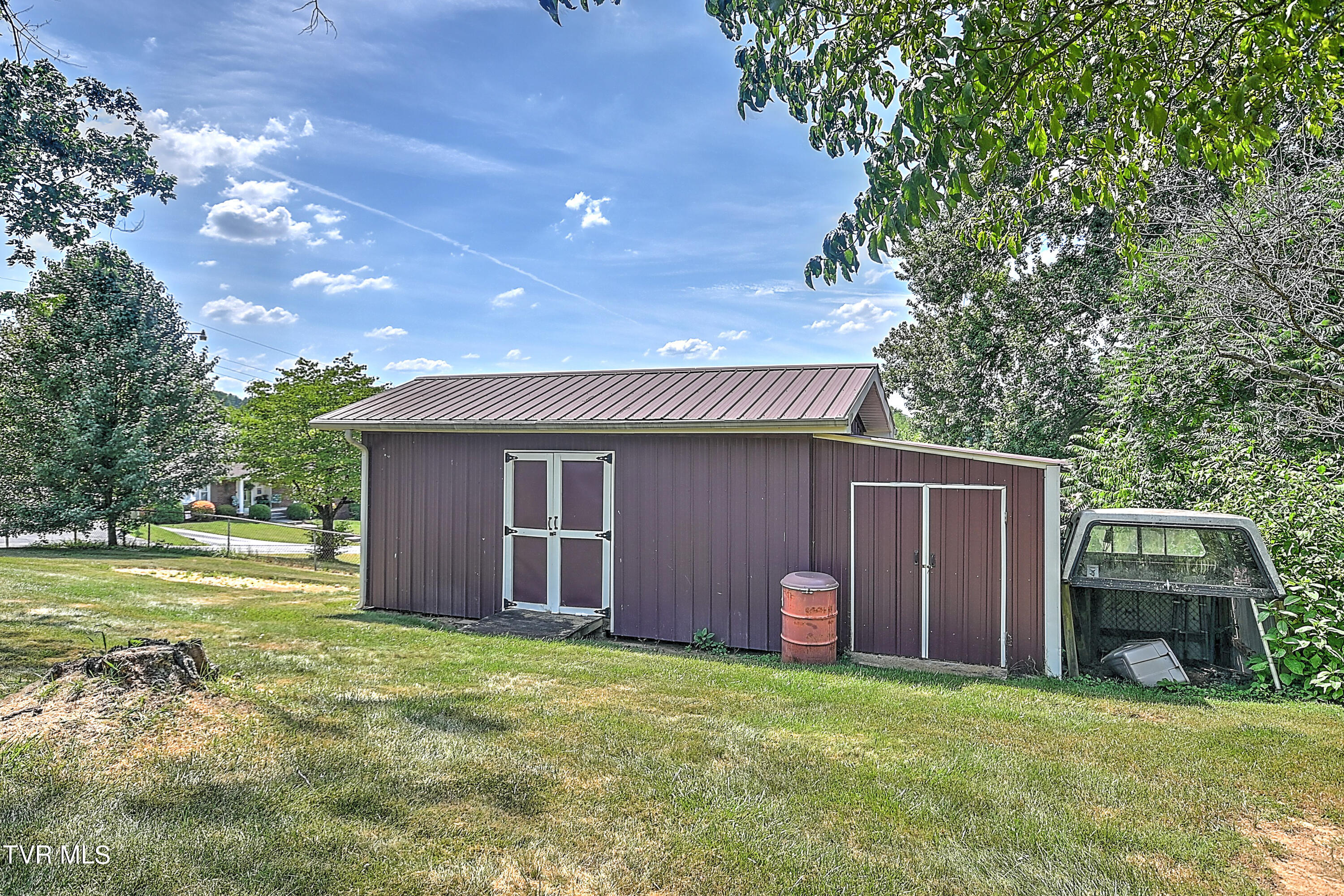 191 Grandview Road Bristol, VA 24201 - Photo 39 of 64 191 Grandview GDawg-51