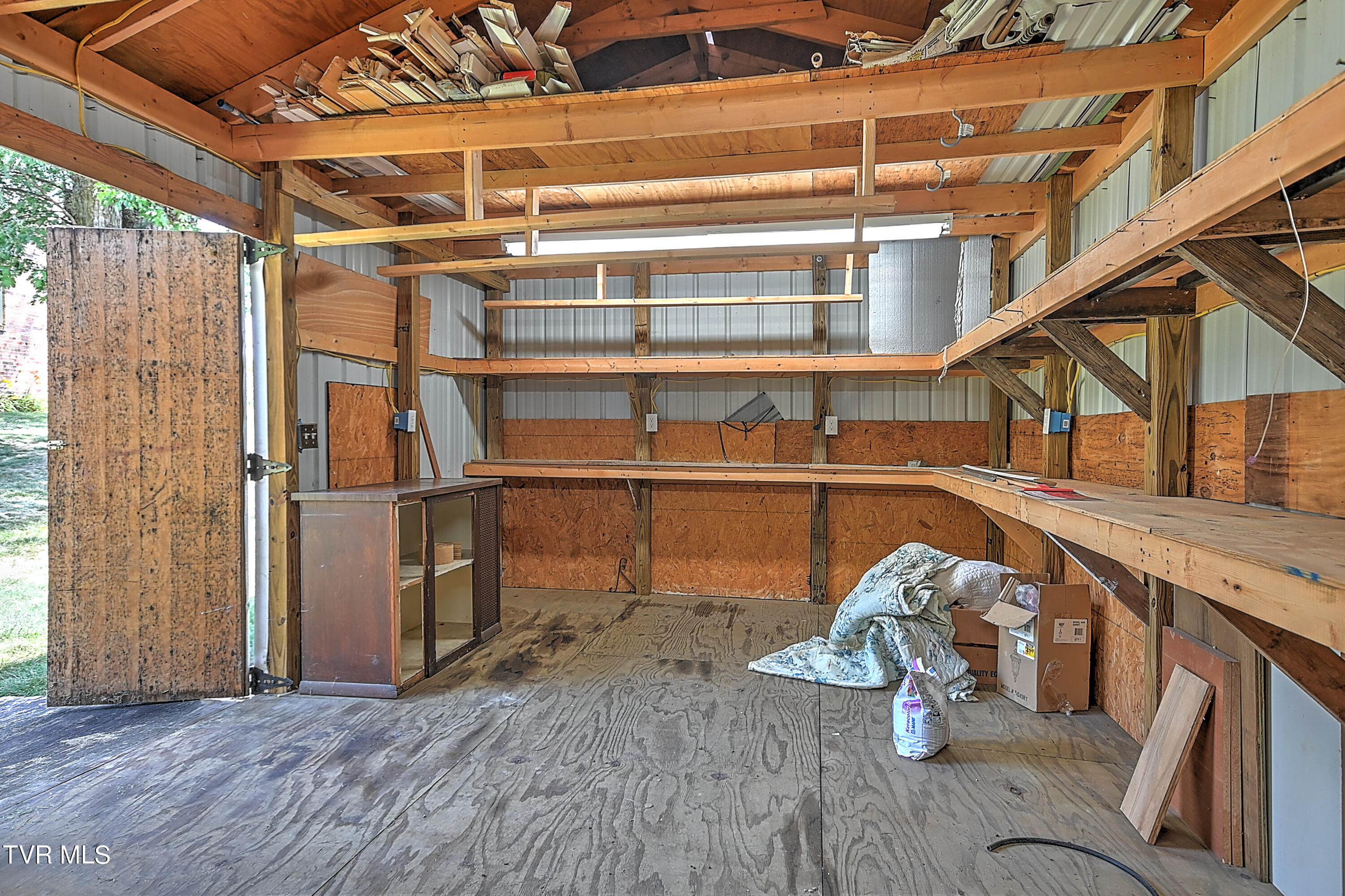 191 Grandview Road Bristol, VA 24201 - Photo 41 of 64 191 Grandview GDawg-53